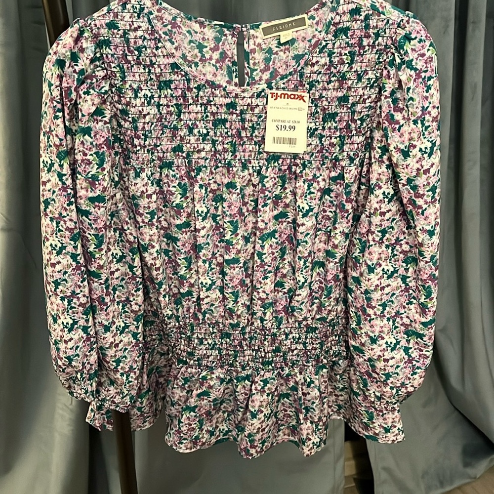 Pretty Pleione top never worn, tags still on.